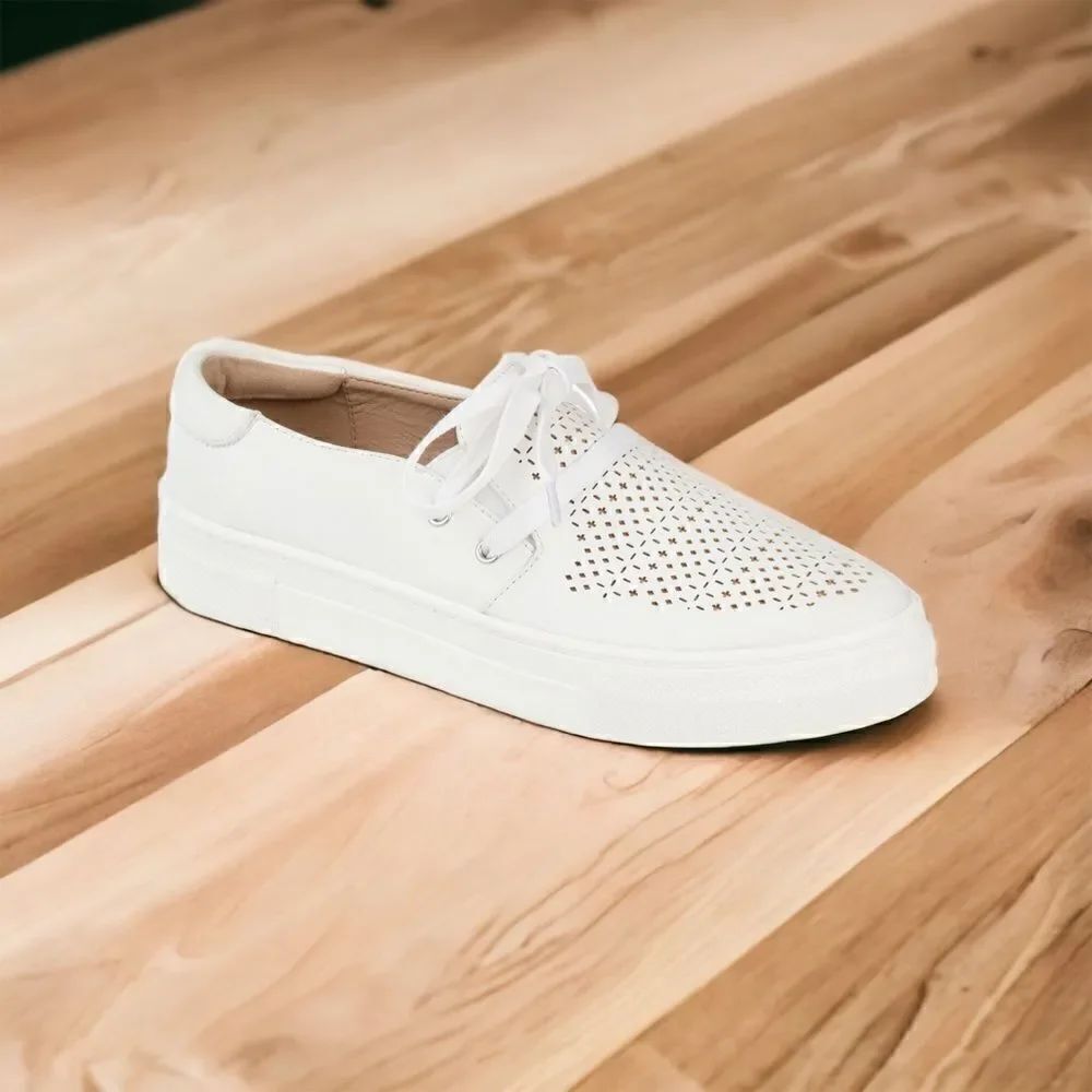 Journee Collection Women's Shantel Sneakerin the Size 9M in White Color